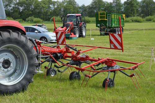 Fenaison - Faneuses - Faneuse SPIDER 4 à 8 rotors gamme ROBUST Cat.II