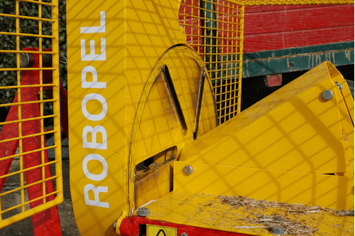 Matériel de ferme - Enfonces pieux - Ecorceuse de pieux ROBOPEL